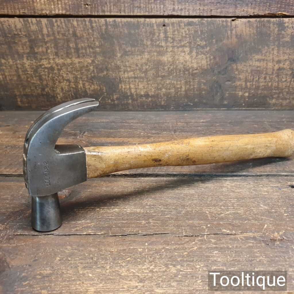 Ultra Tec Claw Hammer 16oz and 20oz Hammer Basic Hand Tool for DIY and Woodworking with Natural Wood Anti-Vibration Handle and Drop-Forged Steel Head COHW066 / COHW069 Ultra Tec Claw Hammer 16oz and 20oz Hammer Basic Hand Tool for DIY and Woodworking with Natural Wood Anti-Vibration Handle and Drop-Forged Steel Head COHW066 / COHW069